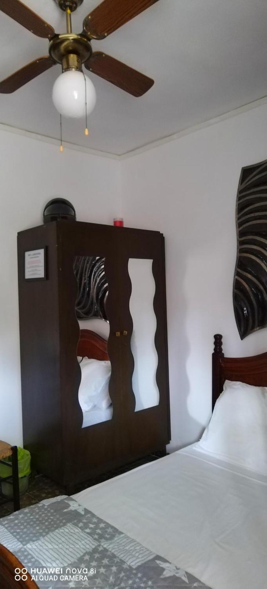 Los Amigos De Claude & Joanna Ontinyent  Habitación foto